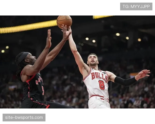 致敬拉文：公牛主场视频回顾其八年职业生涯